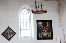 Kerkscheepje hangend in Doniakerk